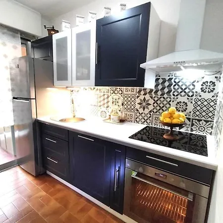 Large 1 Bdr, Ac, Locked Parking, Near City Center Ментона