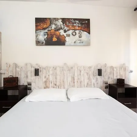 Апартаменты Large 1 Bdr, Ac, Locked Parking, Near City Center *