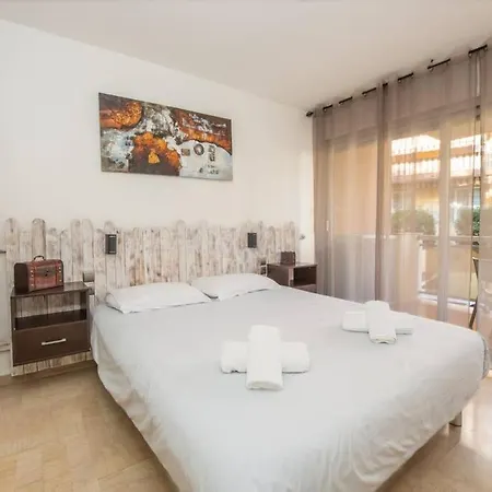 Large 1 Bdr, Ac, Locked Parking, Near City Center