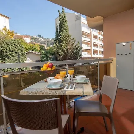 Large 1 Bdr, Ac, Locked Parking, Near City Center Apartament Mentona