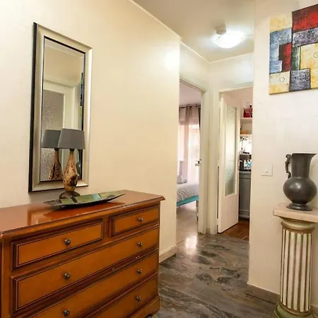 Апартаменты Large 1 Bdr, Ac, Locked Parking, Near City Center *